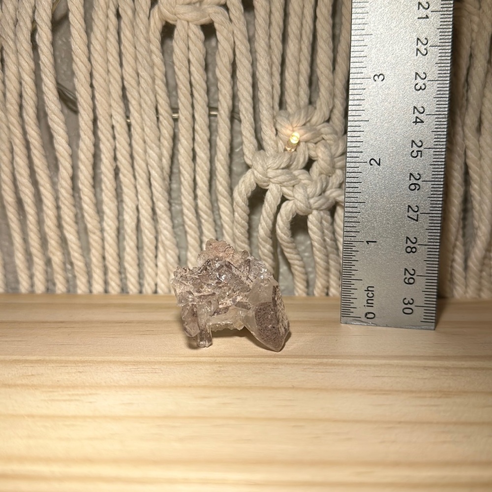 Pink lithium quartz